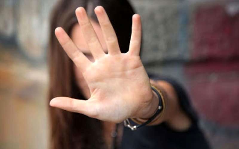 تعرض مرد مسافرکش به دختر دبیرستانی تعرض مرد مسافرکش به دختر دبیرستانی