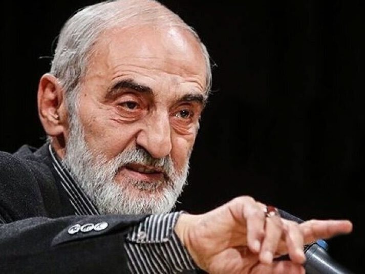 شریعتمداری: ماجرای خودروهای شاسیبلند را با عنوان «معمای شاسیبلند» و «خودرو گیت» دستمایه حمله به مجلس و دولت کردهاند؛ آیا این ماجرا میتواند به اصلیترین مسئله روز تبدیل شود؟ / در مواردی شاهد ورود برخی نیروهای انقلابی به این ماجرا هستیم که با کمتوجهی به مسائل اصلی همراه است شریعتمداری: ماجرای خودروهای شاسیبلند را با عنوان «معمای شاسیبلند» و «خودرو گیت» دستمایه حمله به مجلس و دولت کردهاند؛ آیا این ماجرا میتواند به اصلیترین مسئله روز تبدیل شود؟ / در مواردی شاهد ورود برخی نیروهای انقلابی به این ماجرا هستیم که با کمتوجهی به مسائل اصلی همراه است