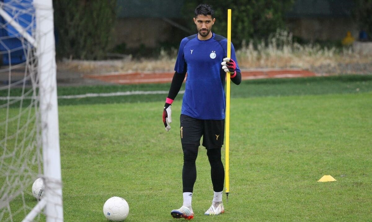 ستاره مغضوب ساپینتو با سلاح سرد در استقلال