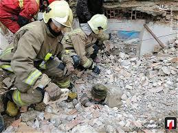 نجات معجزه آسای پسر 16 ساله که زیر آوار خانه شان دفن شده بود / در مشهد رخ داد