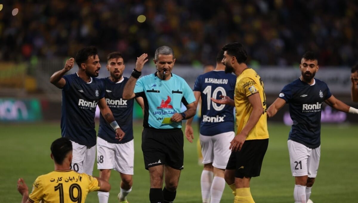 ادعای کارشناس داوری درباره ۲ اشتباه بزرگ داور به سود سپاهان