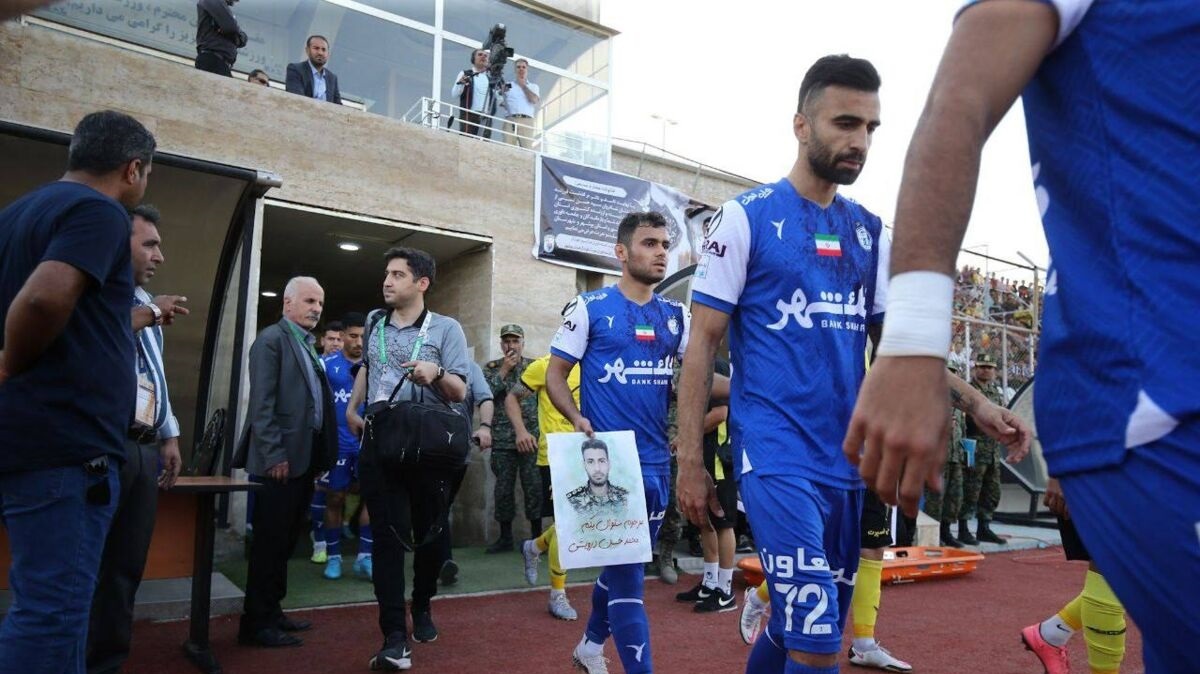 ارسلان مطهری از دست استقلال پرید ؟ پیشنهاد عربی برای ستاره آبی ها