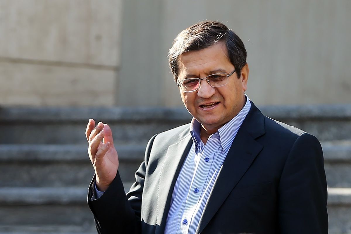 همتی: آقای رئیسی! به همان روشی که دولت شما رایج کرد، نمی‌توان برای دولت سیزدهم از عنوان «فوق سلطان چاپ پول» استفاده کرد؟