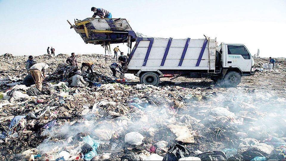 زباله‌کشی در هیاهوی خواب و خیابان‌های تکراری تهران