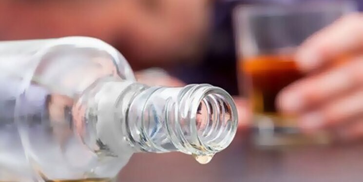 علوم پزشکی البرز: شمار مسمومان مشروبات الکلی در کرج به ۱۴۱ نفر رسید / ۱۲ نفر جان باخته‌اند / برای ۴ نفر، لوله گذاری برای تنفس انجام شده