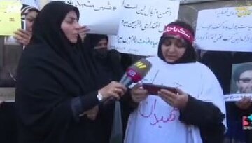 «کفن‌پوشان» هم آمدند / گزارش تلویزیون از «تجمع» ضدلایحه حجاب کنار نهاد ریاست جمهوری + عکس‌ها