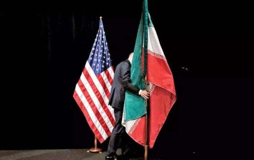 دولت آمریکا در هفته‌های اخیر درباره امکان چنین توافق موقتی بحث کرده و پیام‌هایی بین ایران و آمریکا در مورد موضوع هسته‌ای بین دو طرف رد و بدل شده است.