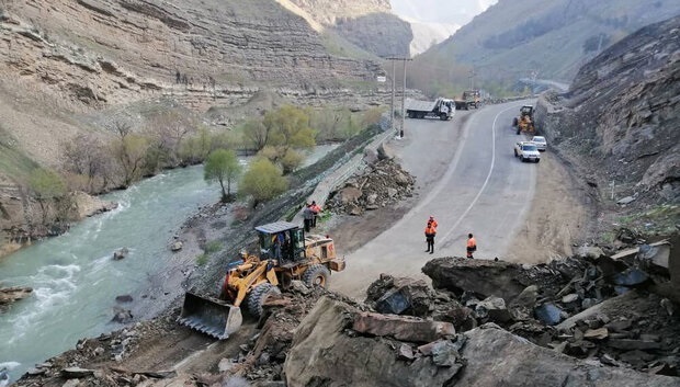 آخرین وضعیت جاده‌ها و راه‌ها، امروز ۱ تیر ۱۴۰۲ / جاده چالوس، میدان امیرکبیر تا شهرستانک همچنان مسدود است