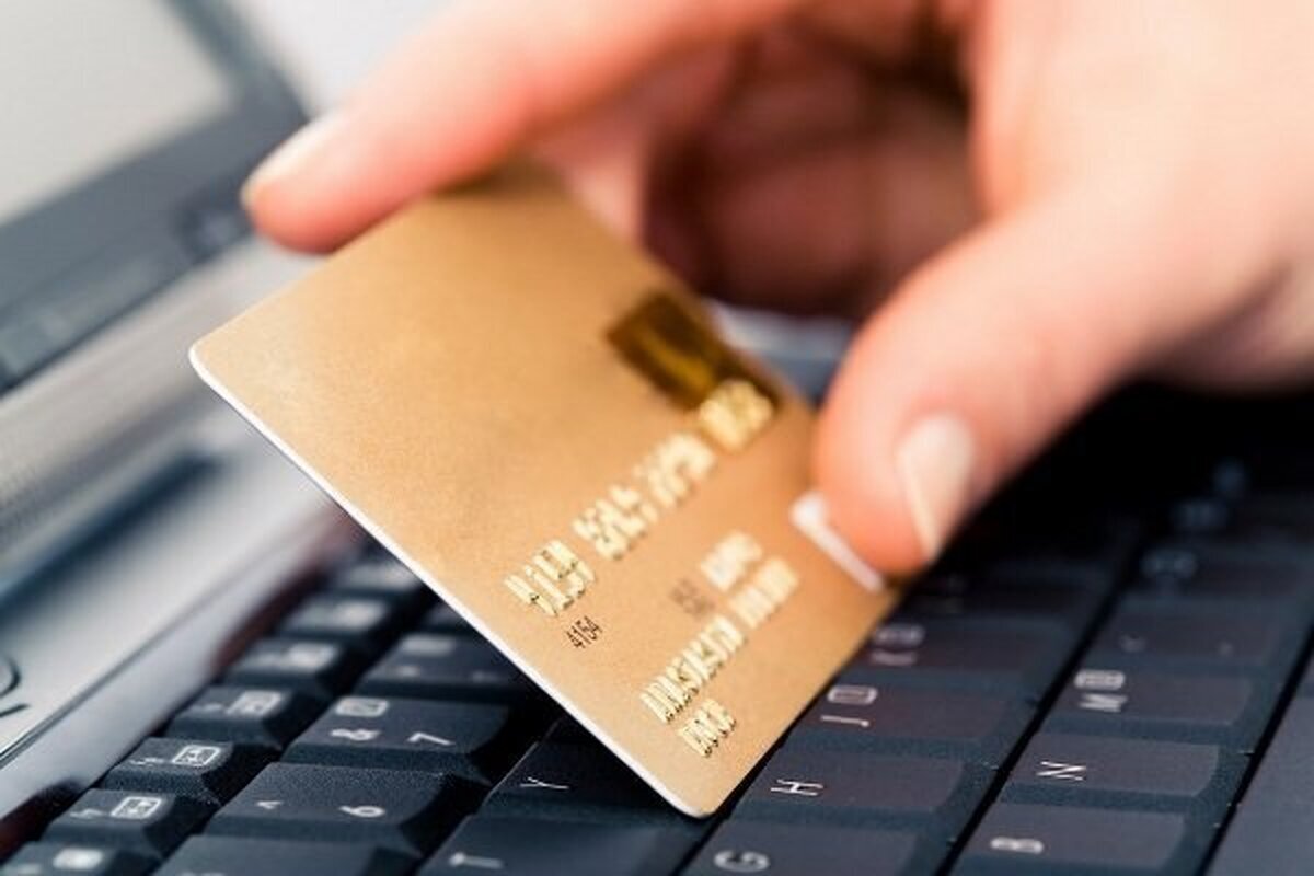 رمز کارت بانکی را به فروشندگان ندهید