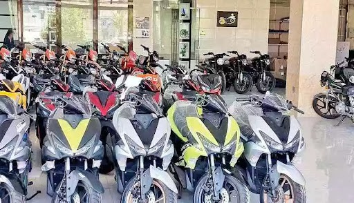 سبقت قیمت موتور سیکلت از خودرو/ وسپا از جک j4 گرانتر شد! سبقت قیمت موتور سیکلت از خودرو/ وسپا از جک j4 گرانتر شد!