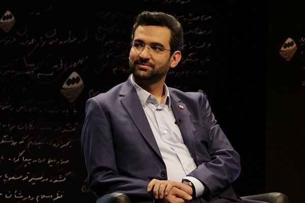 آذری جهرمی: حالا که شورای انقلاب فرهنگی در مورد تعیین تکلیف تلویزیون‌های اینترنتی مصوبه داده، شورای عالی اقتصاد هم در مورد حجاب مصوبه دهد