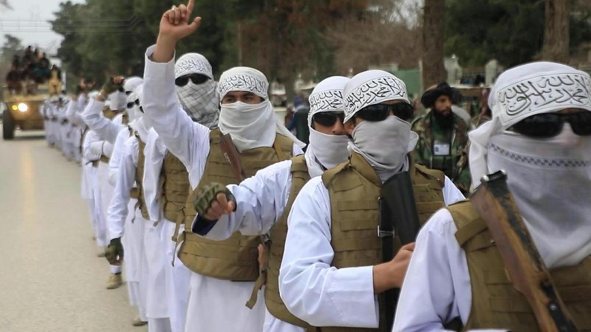 هنگام درگیری مرزی با ایران، طالبان صد‌ها بمب گذار انتحاری را به مرز فرستاده بود / این گروه آماده‌ی جنگ بود