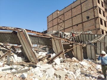 مدیریت نواصولگرایان در شهرداری یعنی بستن سیم بکسل به یک ساختمان و کشیدنش با بولدوزر! / حادثه خلازیر مشت نمونه خروار است