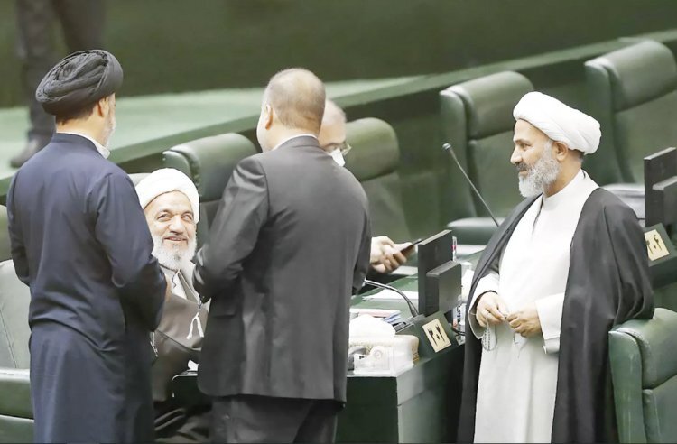 «پایداری‌ها» علیه همه؛ «همه» علیه پایداری