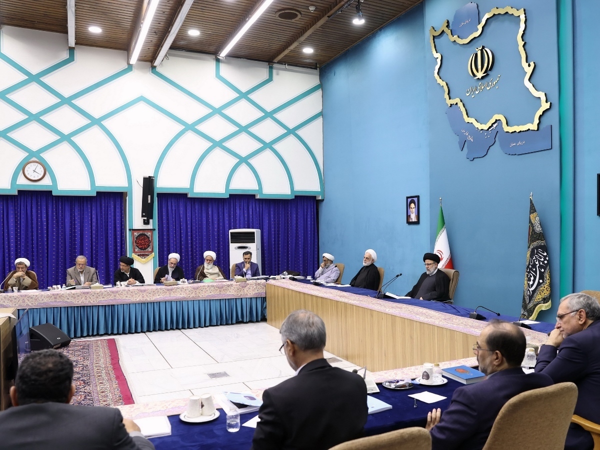 انتشار مصوبه شورای عالی انقلاب فرهنگی در حوزه صوت و تصویر فراگیر: تولید و پخش «زنده» برنامه‌ها و صدور مجوز و نظارت بر «پخش زنده» در فضای مجازی در انحصار صداوسیما خواهد بود