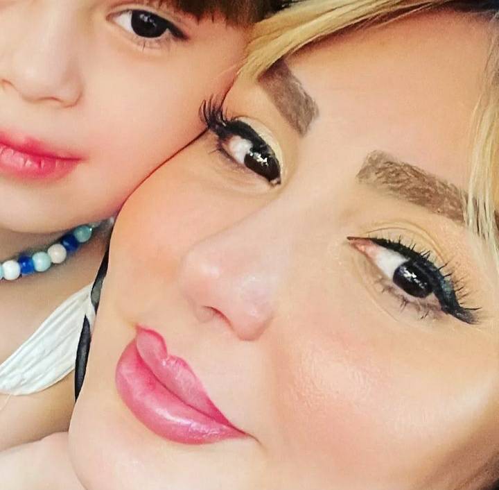 عکس زیبای نیوشا ضیغمی و دختر مثل عروسکش عکس زیبای نیوشا ضیغمی و دختر مثل عروسکش