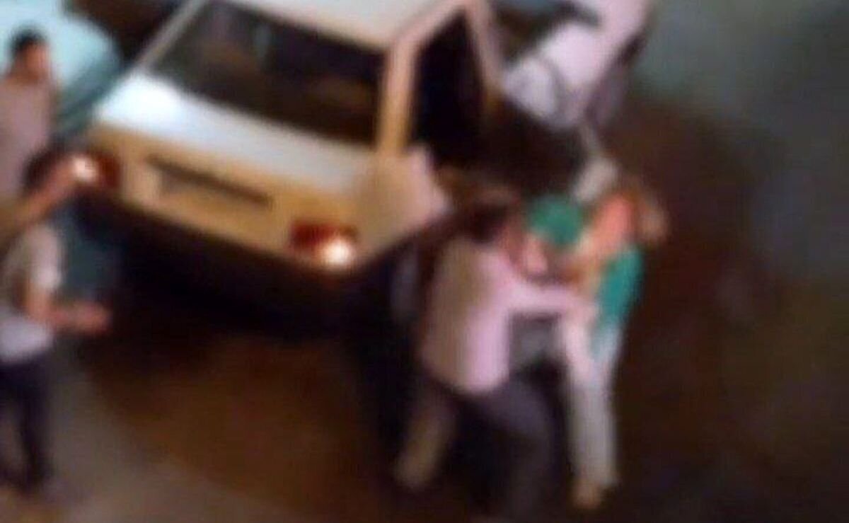 اطلاعیه پلیس در خصوص فیلم منتشر شده درگیری راننده‌ تاکسی اینترنتی با یک خانم جوان: اخباری که در فضای مجازی منتشر شده که درگیری به علت امربه‌معروف بوده است به هیچ عنوان صحت ندارد