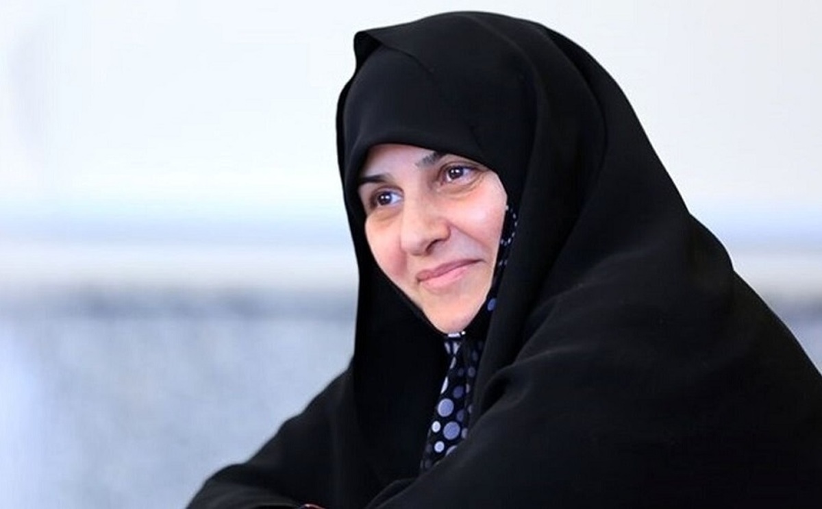 کیهان: مسخره بازی است که می گویند همسر رئیسی در امور دولت دخالت می کند کیهان: مسخره بازی است که می گویند همسر رئیسی در امور دولت دخالت می کند