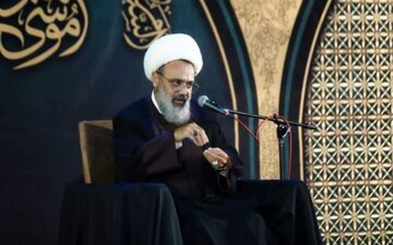 برخی روحانیون آبروی روحانیت را می‌برند