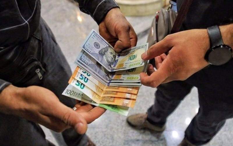 دو سناریوی متفاوت پیش‌روی بازار دلار در پایان سال