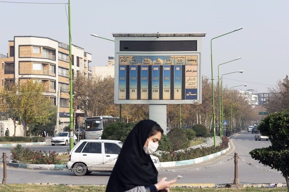 چرا ایستگاه‌های سنجش آلودگی هوای تهران برخی ساعات از چرخه خارج می‌شود؟ / شهرداری: دلیلش تعمیرات برخی قطعات است