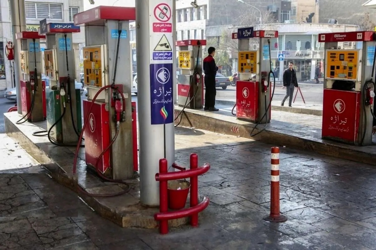 شبکه خبر اعلام کرد: احتمال خرابکاری خارجی برای اختلال در پمپ بنزین ها
