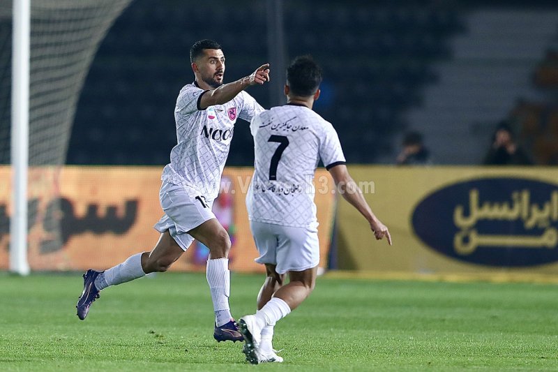 شادی گلزنی به پرسپولیس با خطر مرگ!