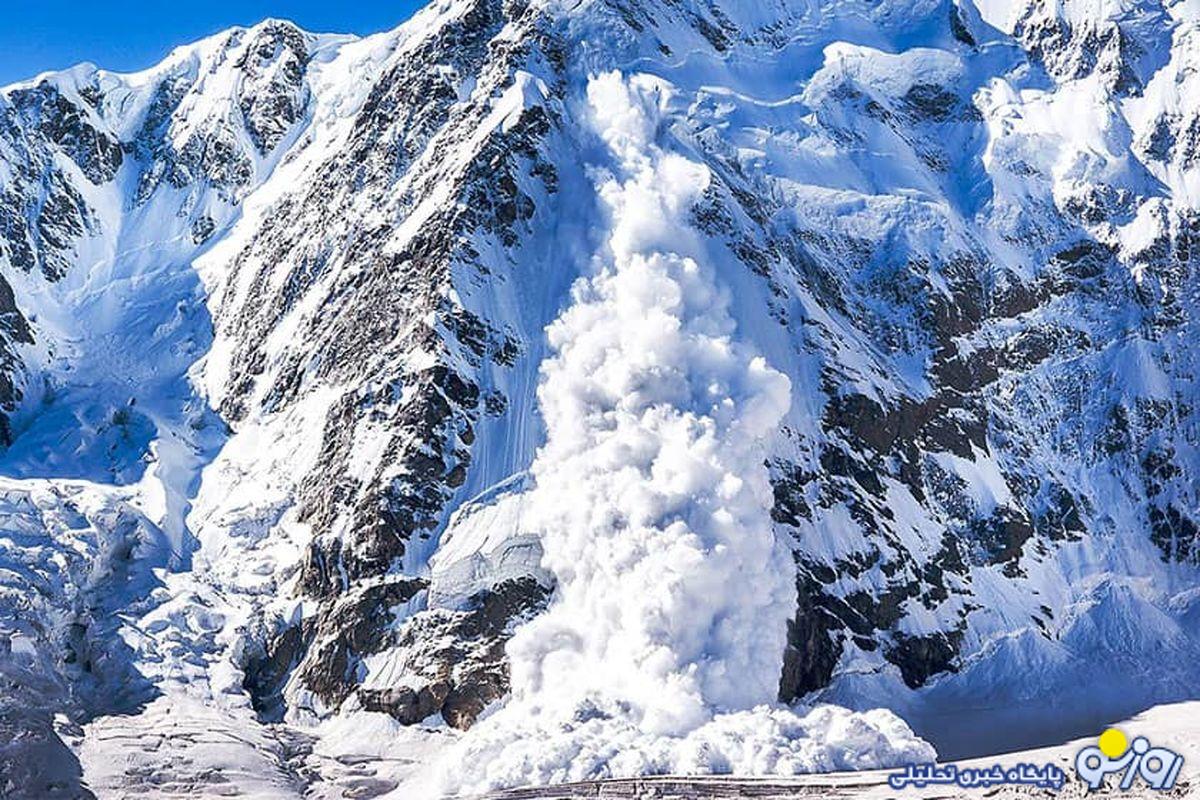 سقوط بهمن قربانی گرفت