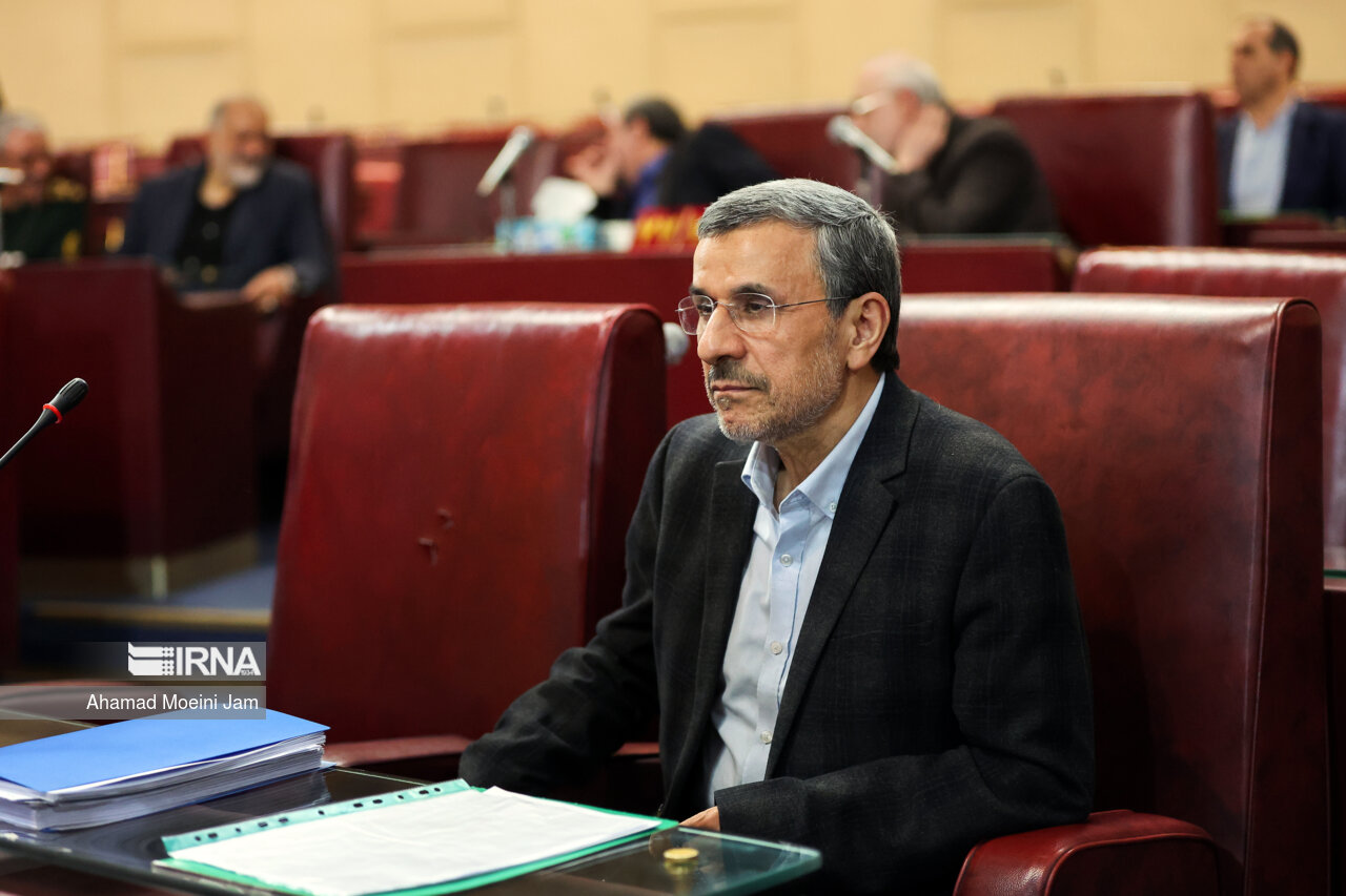 تصاویر حضور احمدی نژاد در مجمع تشخیص مصلحت نظام