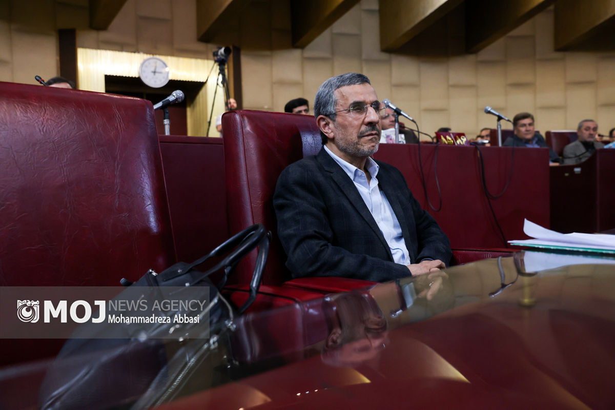 تصاویر حضور احمدی نژاد در مجمع تشخیص مصلحت نظام
