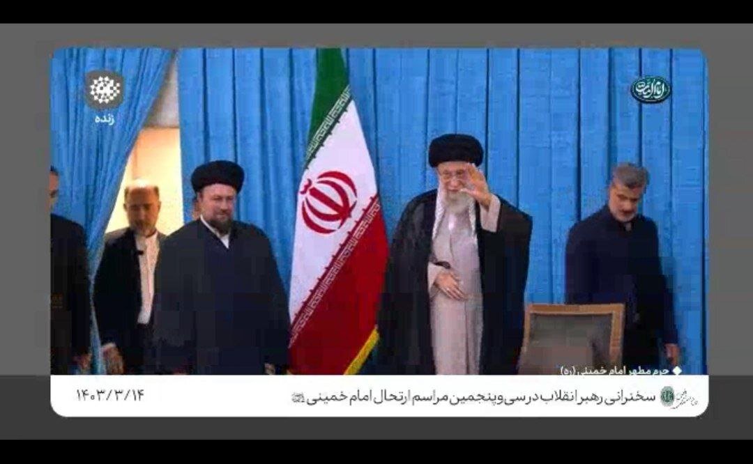 اولین عکسی از ورود رهبر انقلاب به حرم امام خمینی /سیدحسن خمینی پشت سر رهبری