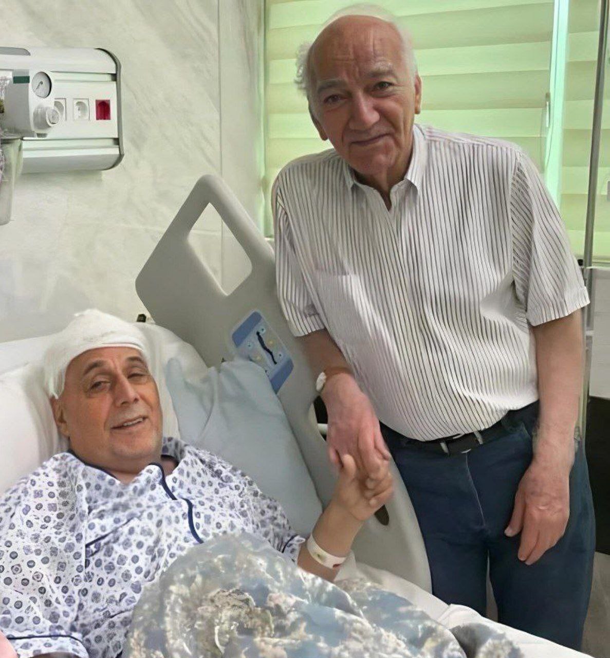 عکس جدید از عمو قناد پس از ضربه مغزی عکس جدید از عمو قناد پس از ضربه مغزی