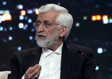 جلیلی به جای پاسخ به سوالات، به دولت روحانی حمله کرد/ دولت گفت من برنامه نمی نویسم!