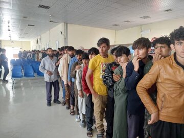 روند خروج مهاجران افغان از ایران شدت گرفت