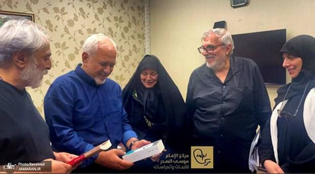 تصویری از دیدار ظریف با خانواده امام موسی صدر