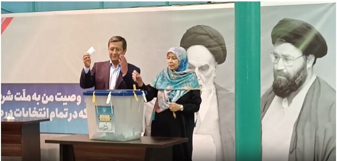 حضور جهانگیری و آخوندی در پای صندوق رأی/همتی با همسرش آمد+عکس