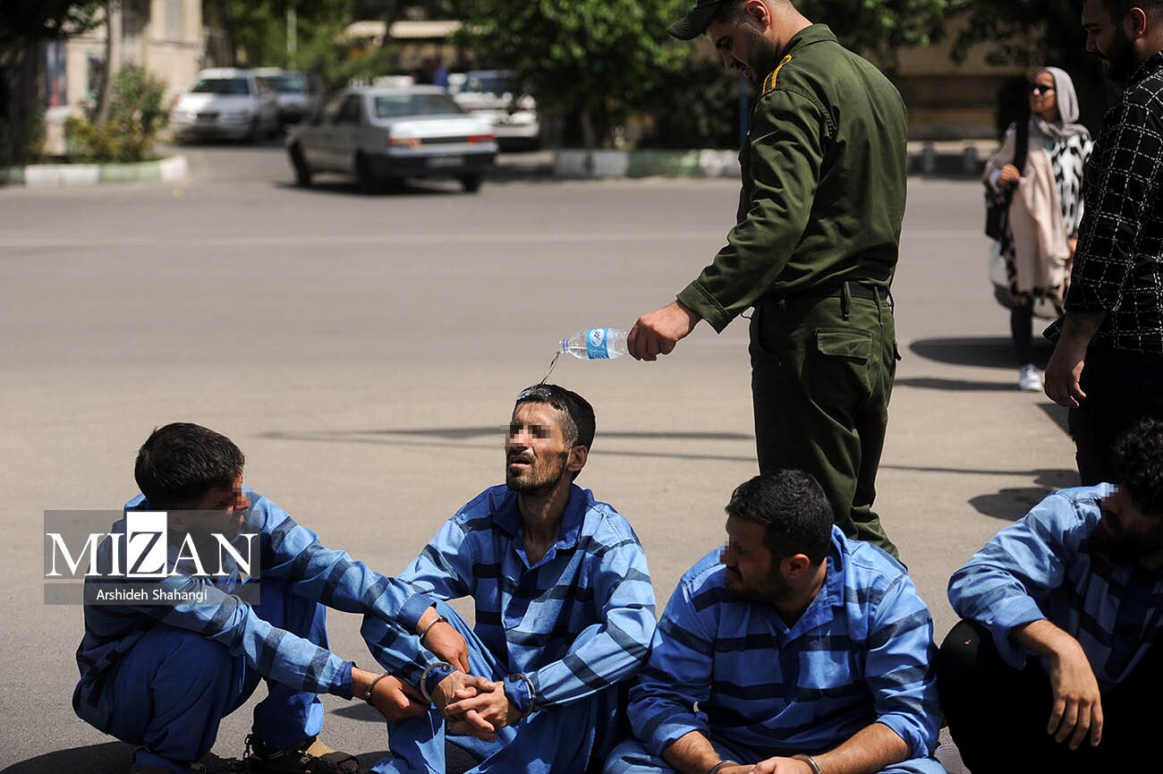 عکس پربازدید از نحوه خنک کردن متهمان در تهران