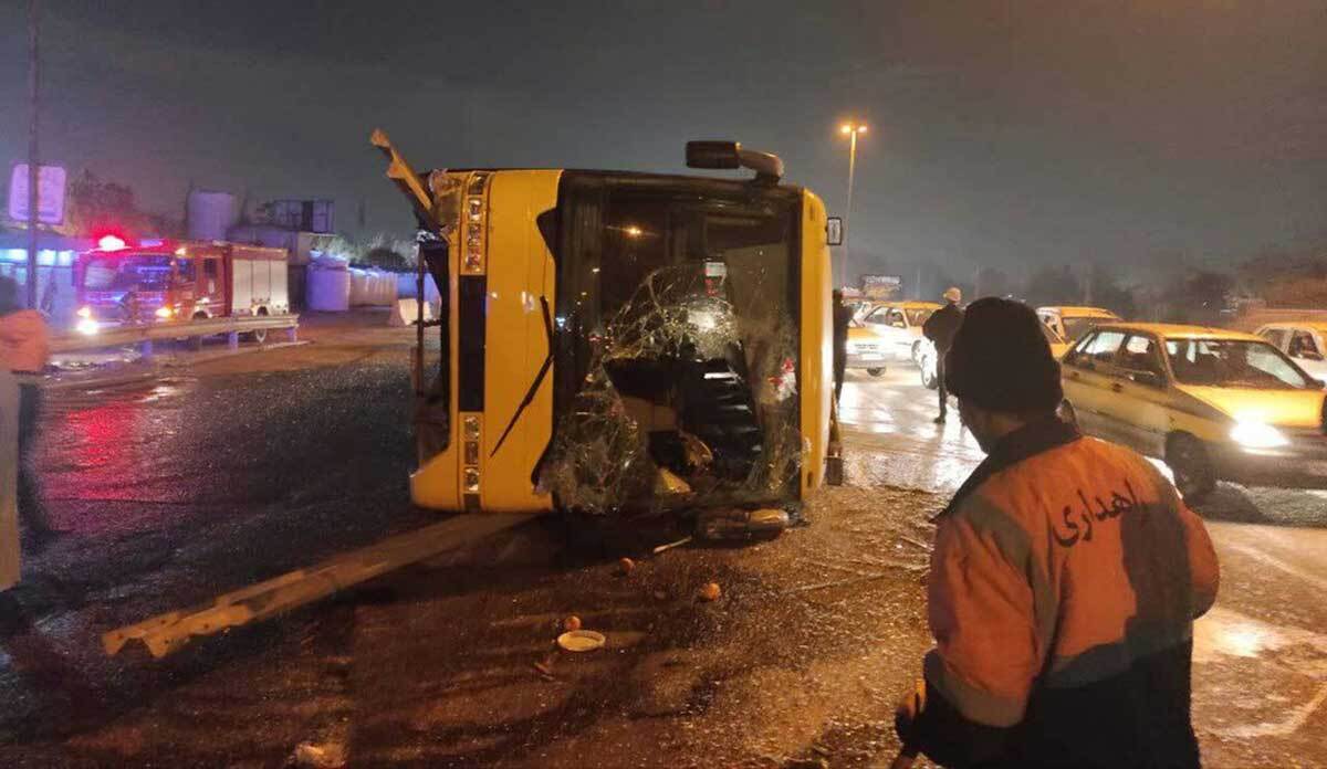 واژگونی اتوبوس مسافری در جاده ساوه