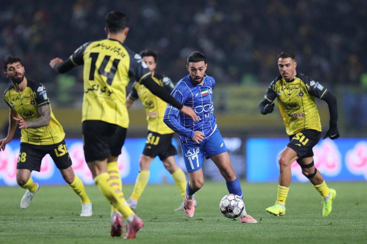 پنالتی استقلال مقابل سپاهان صحیح بود؟ سامان فلاح نباید اخراج میشد؟ پنالتی استقلال مقابل سپاهان صحیح بود؟ سامان فلاح نباید اخراج میشد؟