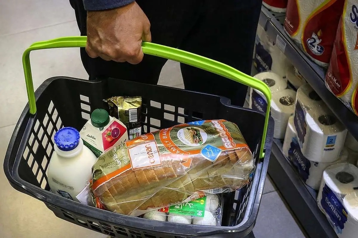 وزیر رفاه درباره طرح جدید کالابرگ: شمار مشمولان طرح به حدود ۸۰ میلیون نفر میرسد که شامل تمام افرادی است که تا پایان سال ۱۴۰۳ یارانه نقدی دریافت کردهاند / تا امشب حساب ۷۰ میلیون نفر شارژ شده / در صورت افزایش قیمت کالاهای اساسی مبلغ اعتبار نیز متناسب با آن افزایش خواهد یافت وزیر رفاه درباره طرح جدید کالابرگ: شمار مشمولان طرح به حدود ۸۰ میلیون نفر میرسد که شامل تمام افرادی است که تا پایان سال ۱۴۰۳ یارانه نقدی دریافت کردهاند / تا امشب حساب ۷۰ میلیون نفر شارژ شده / در صورت افزایش قیمت کالاهای اساسی مبلغ اعتبار نیز متناسب با آن افزایش خواهد یافت