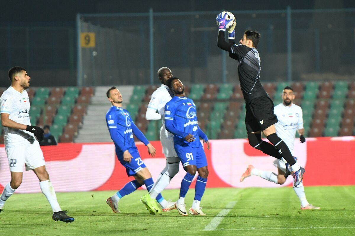 شوک به آبی ها/ میزبانی استقلال در ورزشگاه امام رضا منتفی شد