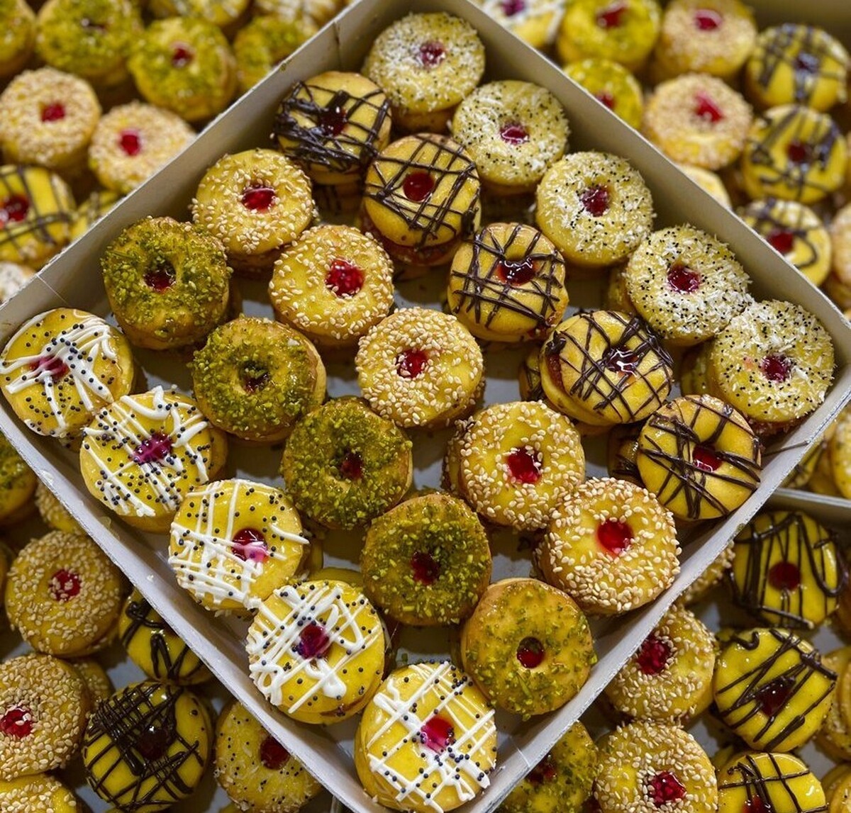 شوک جدید گرانی در بازار شیرینی / طعم شیرینی تلخ شد! شوک جدید گرانی در بازار شیرینی / طعم شیرینی تلخ شد!