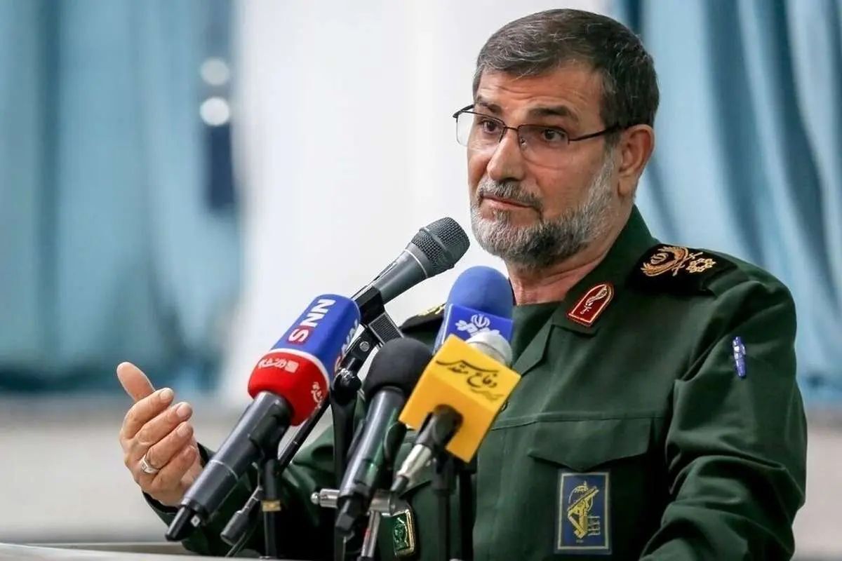 فرمانده نیروی دریایی سپاه: اشراف کاملی در تنگه هرمز داریم / یگانهای واکنش سریع نیروی دریایی سپاه مرتباً در حال تمرین هستند تا شناورهای متخلف را در صورت لزوم بازرسی و یا توقیف کنند فرمانده نیروی دریایی سپاه: اشراف کاملی در تنگه هرمز داریم / یگانهای واکنش سریع نیروی دریایی سپاه مرتباً در حال تمرین هستند تا شناورهای متخلف را در صورت لزوم بازرسی و یا توقیف کنند