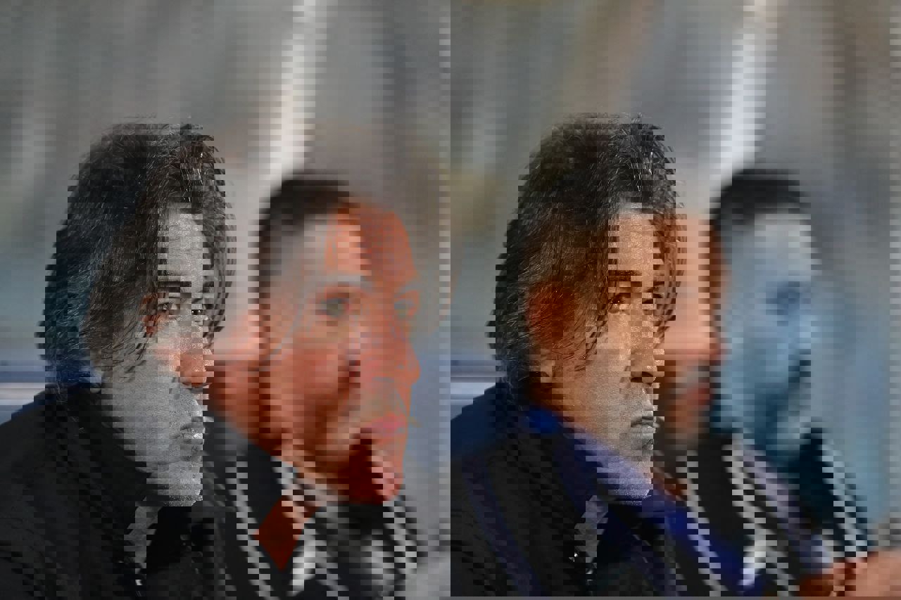 چهره مغموم ساپینتو پس از باخت سنگین استقلال در اسیا