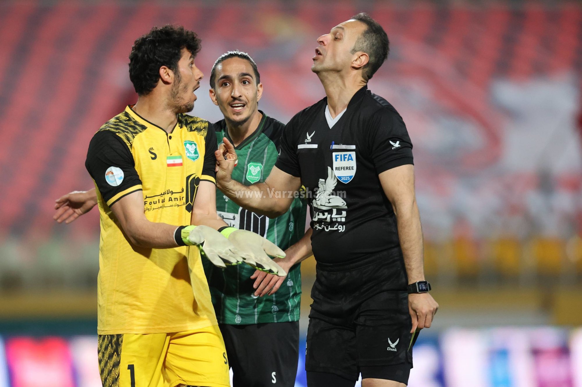 حمله افشین پیروانی به بازیکنان پرسپولیس: بی‌عرضه‌ها!