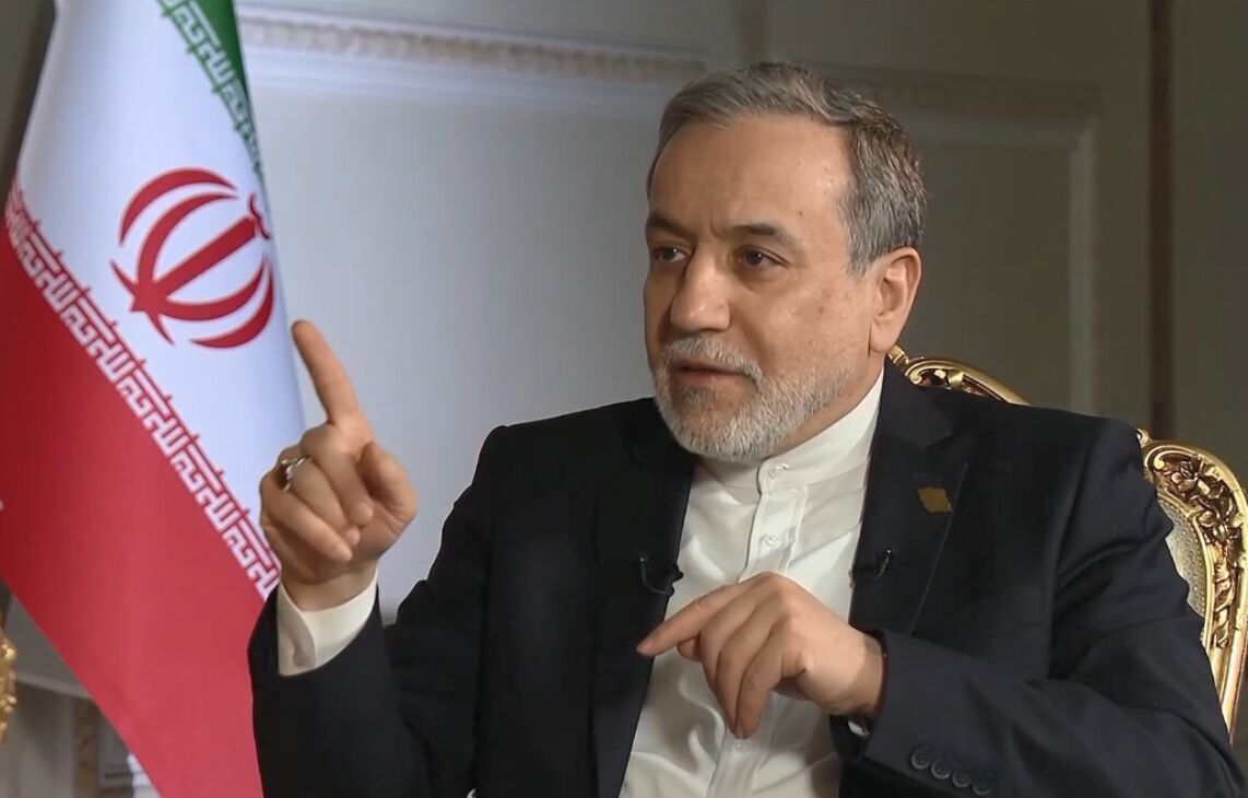 عراقچی: حمله به انبارهای سوخت در تهران، جنایت علیه محیطزیست است و اسرائیل باید بابت آن مجازات شود عراقچی: حمله به انبارهای سوخت در تهران، جنایت علیه محیطزیست است و اسرائیل باید بابت آن مجازات شود