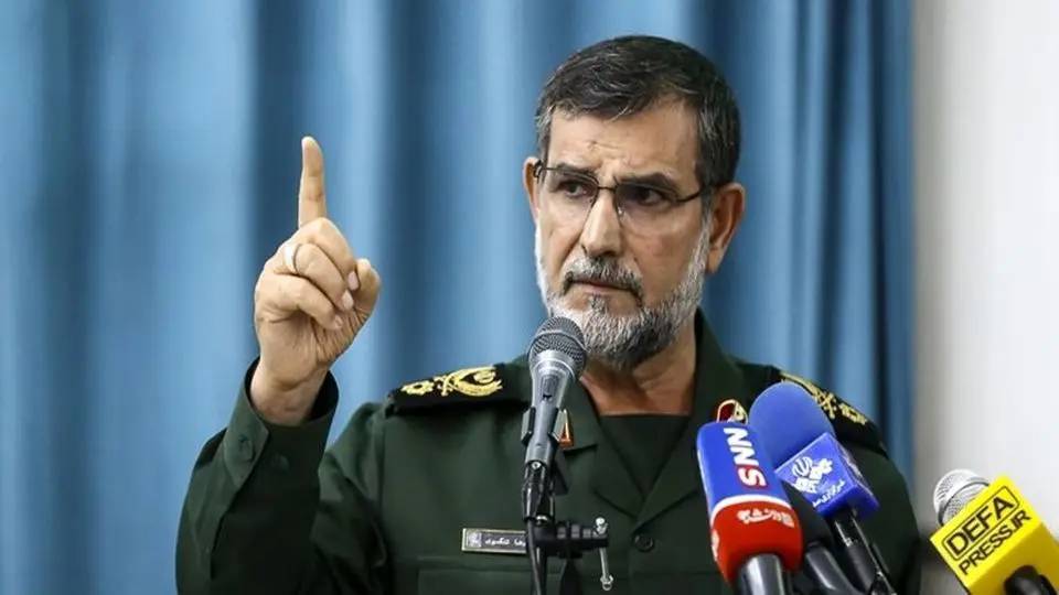 فرمانده نیروی دریایی سپاه خطاب به آمریکا و رژیم صهیونی: اگر کنترل هوشمند تنگه هرمز، شاخص جدیدی از قیمت نفت را ترسیم کرد، حمله به خارک معادله سهمگینی از توزیع انرژی را برای شما خواهد ساخت فرمانده نیروی دریایی سپاه خطاب به آمریکا و رژیم صهیونی: اگر کنترل هوشمند تنگه هرمز، شاخص جدیدی از قیمت نفت را ترسیم کرد، حمله به خارک معادله سهمگینی از توزیع انرژی را برای شما خواهد ساخت