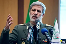 فرمانده کل ارتش:آنچه در مقابله با این دشمن جواب خواهد داد «ایستادگی» است