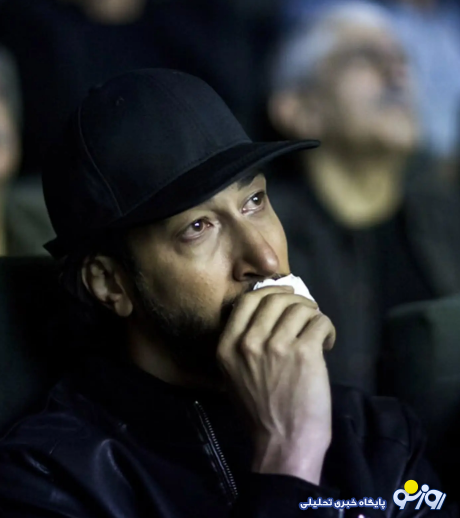 اشکهای بازیگر سریال پایتخت در مراسم یکی از جانباختگان دی ماه اشکهای بازیگر سریال پایتخت در مراسم یکی از جانباختگان دی ماه