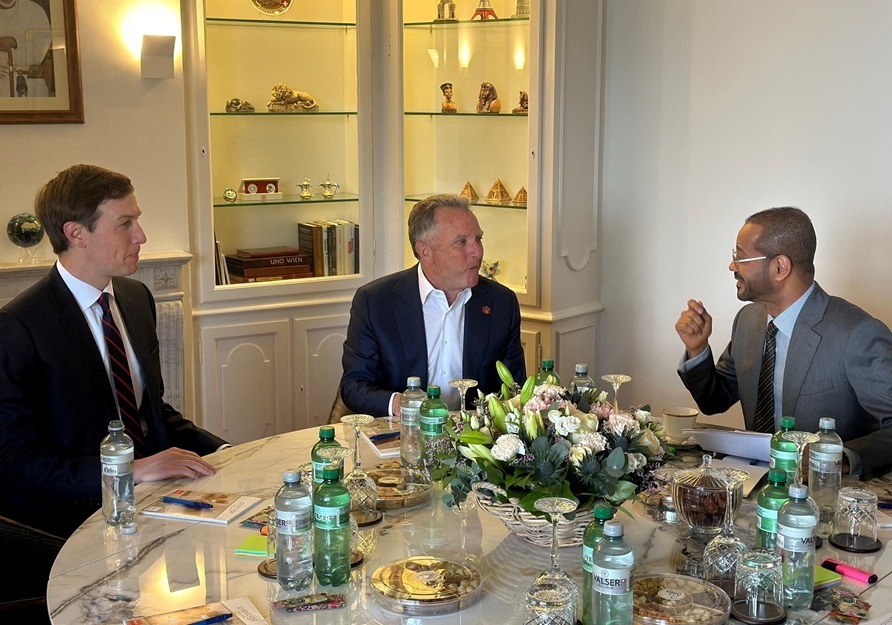 سفر فوری وزیرخارجه عمان به آمریکا برای مهاربحران ایران